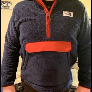 Men’s XL Northface half zip pull over